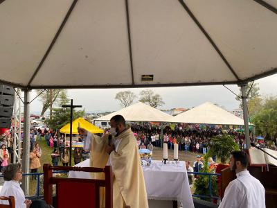 Missa em louvor ao Bom Jesus em Campo Mendes teve o PÃ¡roco SebastiÃ£o presidindo com liturgia da RÃ¡dio Campo Aberto